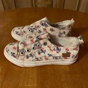 Blowfish girls pull-on sneakers